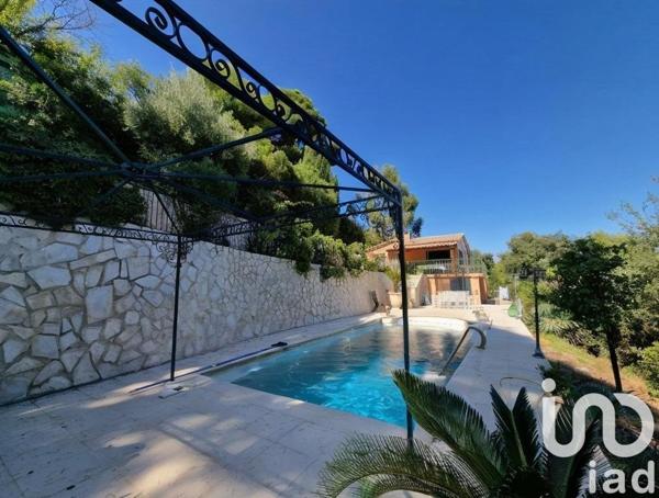 Maison 5 pièces de 135 m² à Cagnes-sur-Mer (06800)