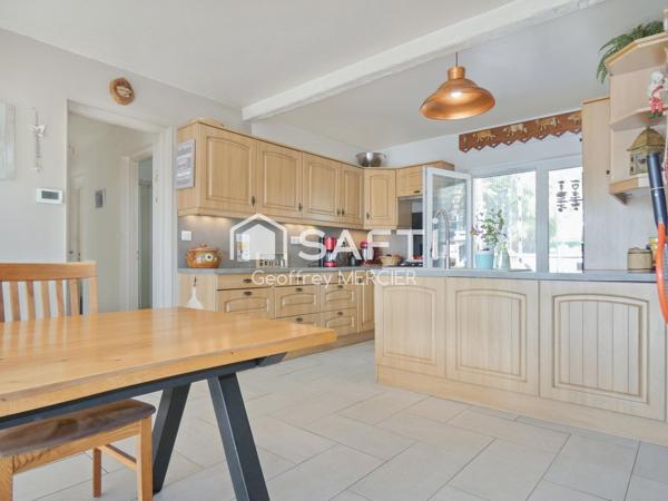 Maison de type plain-pied sur-élevé avec sous-sol complet!