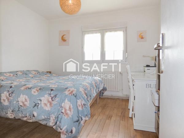 Maison de type plain-pied sur-élevé avec sous-sol complet!