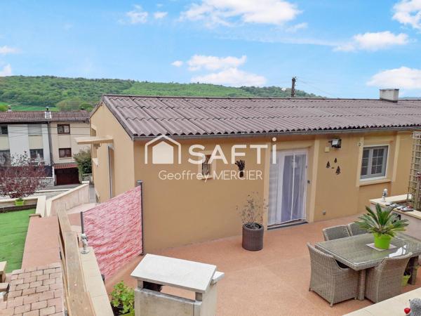 Maison de type plain-pied sur-élevé avec sous-sol complet!
