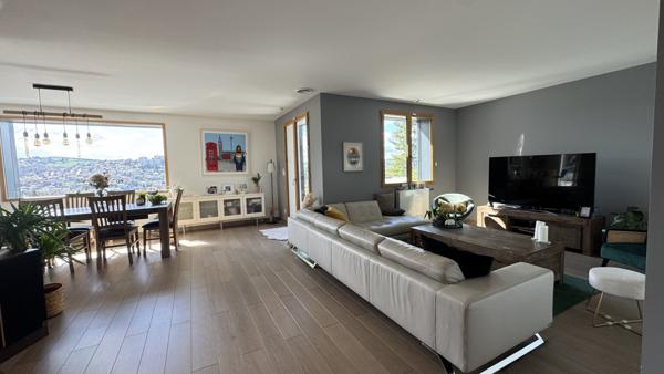 Saint-Priest-en-Jarez (42270) VILLA CONTEMPORAINE D’EXCEPTION – ENVIRONNEMENT PRIVILÉGIÉ