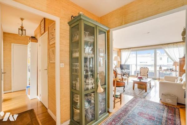 Appartement de 4 pièces avec large balcon plein sud