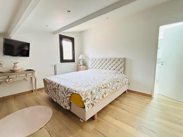 Maison 7 pièce(s) 5 chambre(s) 213 m²
