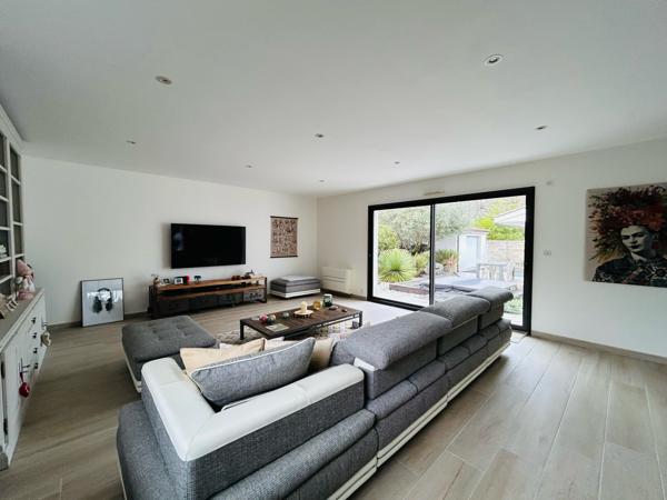 Maison 7 pièce(s) 5 chambre(s) 213 m²