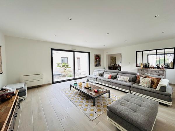 Maison 7 pièce(s) 5 chambre(s) 213 m²
