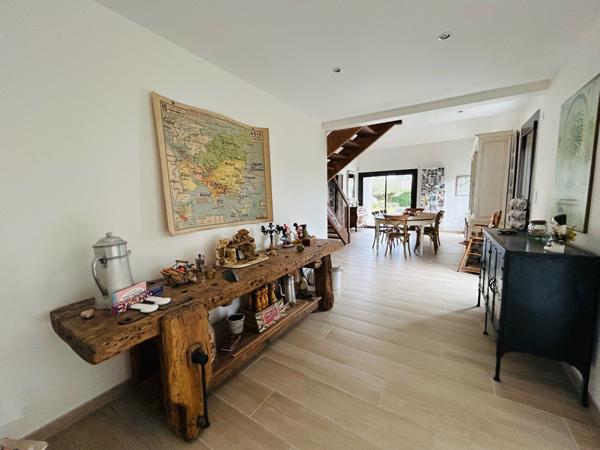 Maison 7 pièce(s) 5 chambre(s) 213 m²