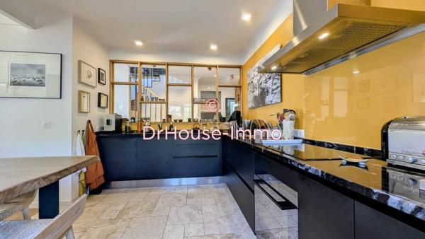 Maison à vendre 10 pièces de 300 m²