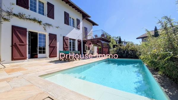 Maison à vendre 10 pièces de 300 m²