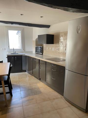 Faucon (84110) Charmante maison de village en pierres, entièrement restaurée – 67 m² – 2 chambres.