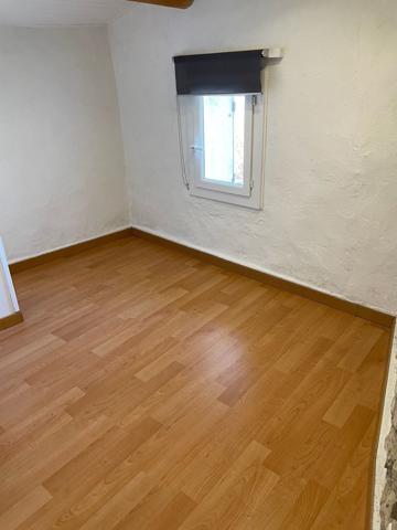 Faucon (84110) Charmante maison de village en pierres, entièrement restaurée – 67 m² – 2 chambres.