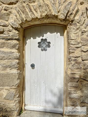 Faucon (84110) Charmante maison de village en pierres, entièrement restaurée – 67 m² – 2 chambres.