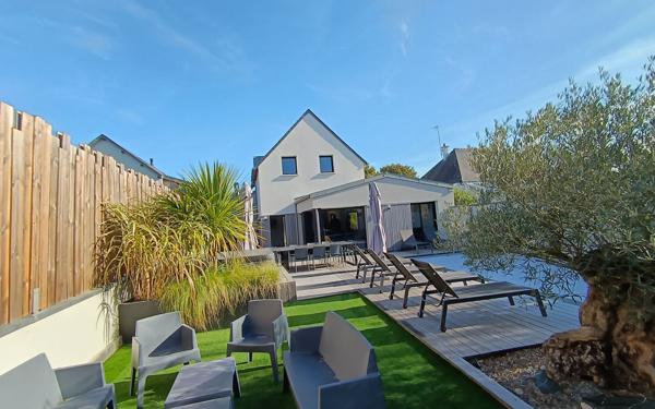 Maison à vendre    9 pièces • 230 m2 Saint-Gildas-de-Rhuys