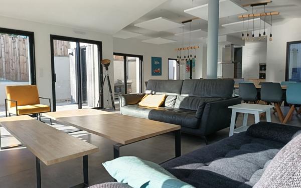 Maison à vendre    9 pièces • 230 m2 Saint-Gildas-de-Rhuys