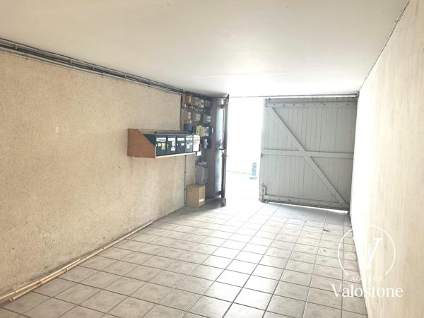 Immeuble 4 appartements + local commercial