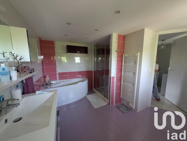 Maison à vendre 8 pièces 222 m² Oyonnax