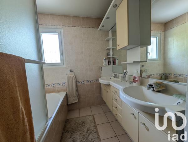 Maison à vendre 8 pièces 222 m² Oyonnax