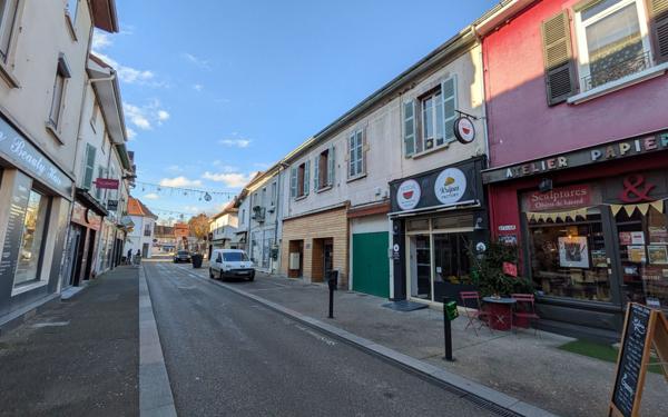 Immeuble à vendre    5 pièces •  Les Avenières