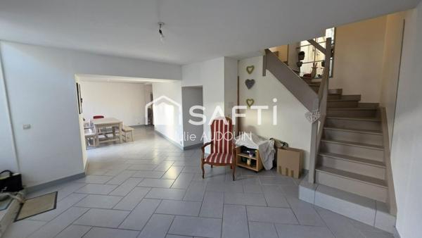 Cœur d’Aulnay-de-Saintonge — Charmante maison de ville de 114 m² avec cour et dépendance