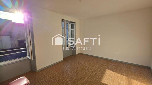 Cœur d’Aulnay-de-Saintonge — Charmante maison de ville de 114 m² avec cour et dépendance
