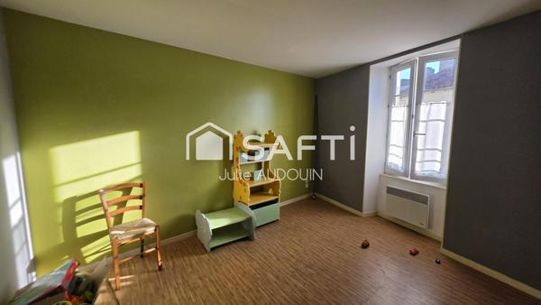 Cœur d’Aulnay-de-Saintonge — Charmante maison de ville de 114 m² avec cour et dépendance