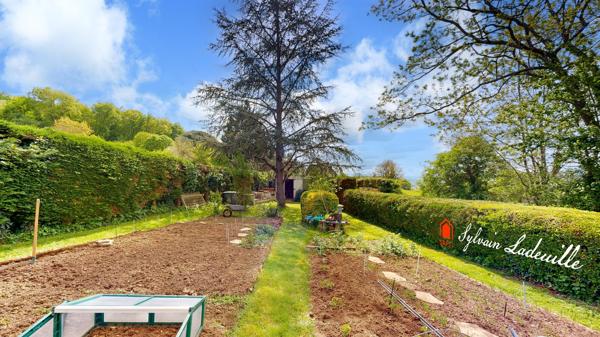 Maison de plain-pied + dépendance de 90m² proche St-Cyprien