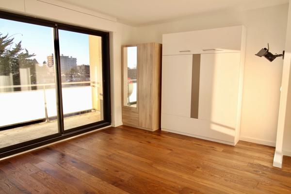 Appartement  T1 avec terrasse loué Meublé avec cave et parking