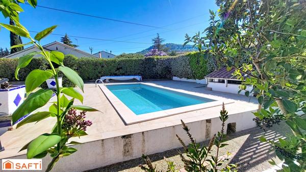 Maison de plain pied, centre du Beausset avec piscine