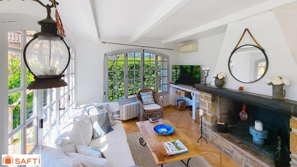 Maison de plain pied, centre du Beausset avec piscine