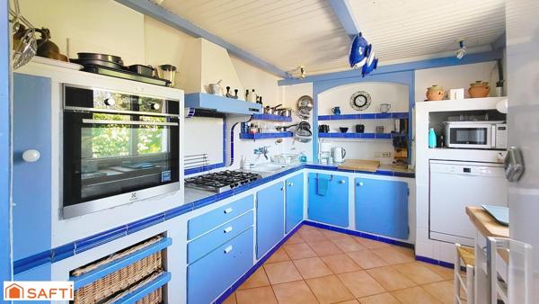 Maison de plain pied, centre du Beausset avec piscine