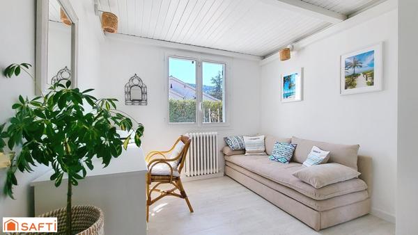 Maison de plain pied, centre du Beausset avec piscine