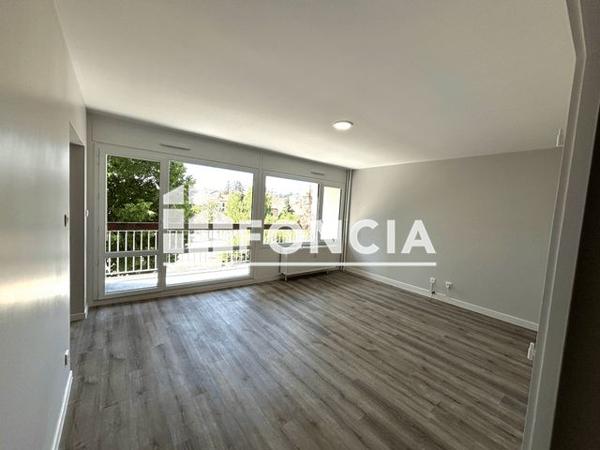 Location Appartement 5 pièces 84.29 m² - RESIDENCE SAINT PIERRE Voiron 38500