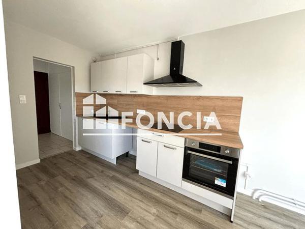 Location Appartement 5 pièces 84.29 m² - RESIDENCE SAINT PIERRE Voiron 38500