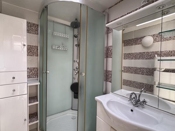 Maison
         3 pièces
        - 70 m² Exclusivité 139 000 € *