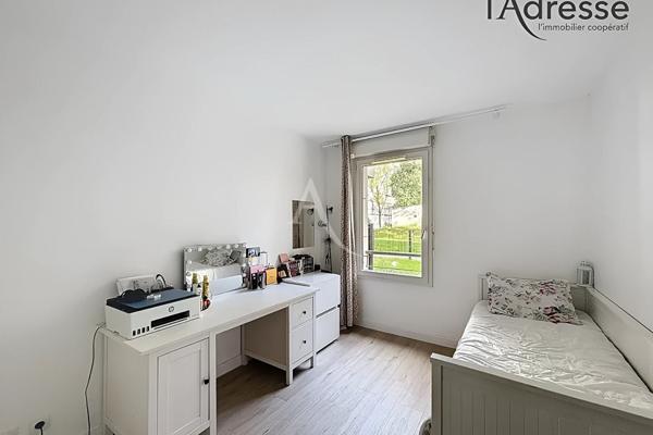 Bas de Suresnes - 3 pièces 62m² avec balcon -Cave et Box en sus