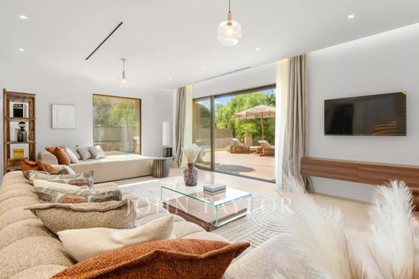 Villa dans un prestigieux domaine fermé, à quelques minutes de la Croisette