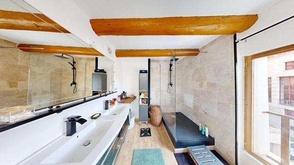 Spacieux et lumineux appartement duplex rénové