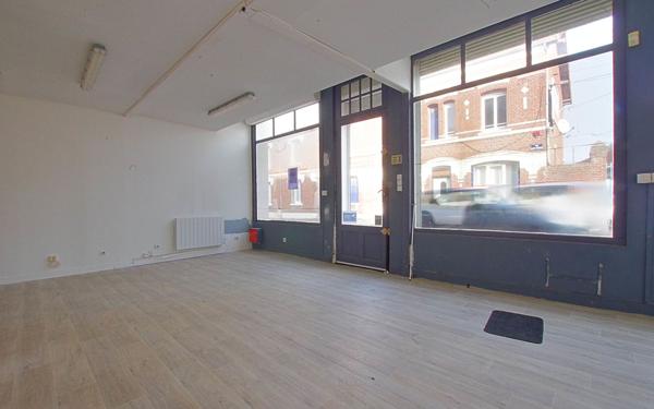 Immeuble à vendre    9 pièces • 200 m2 Roye