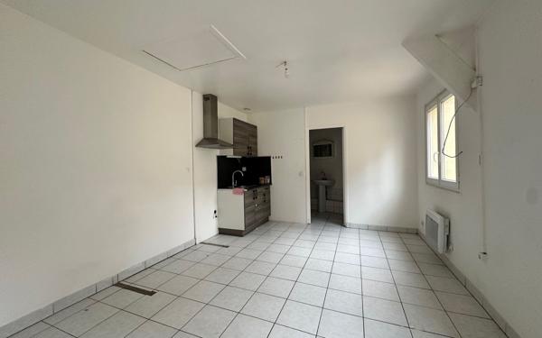 Immeuble à vendre    9 pièces • 200 m2 Roye