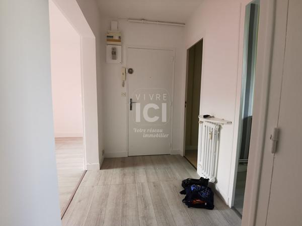 Appartement 4 pièces - 76.92 m² à Saint Sébastien Sur Loire avec cave et parking