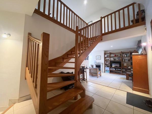 Maison de famille située à quimper avec sous sol et garage