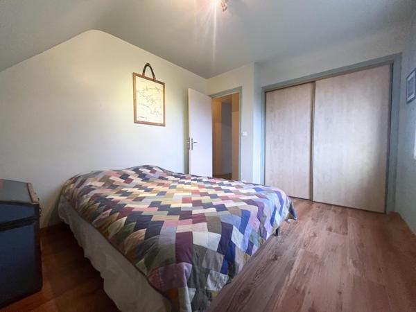 Maison de famille située à quimper avec sous sol et garage