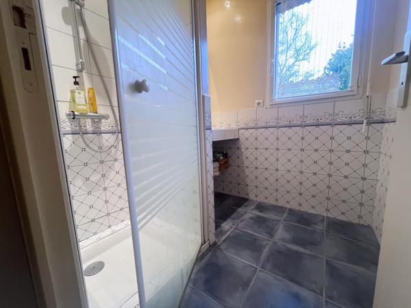 Maison de famille située à quimper avec sous sol et garage