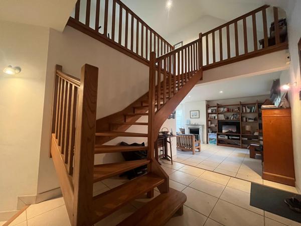 Maison de famille située à quimper avec sous sol et garage