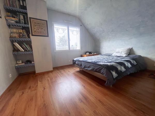 Maison de famille située à quimper avec sous sol et garage