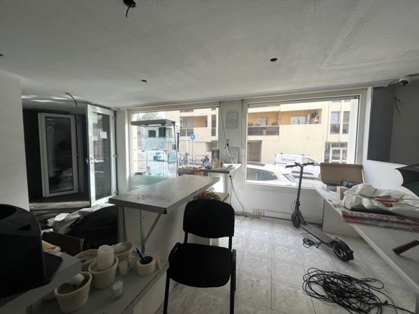 Cagnes-sur-Mer (06800) LOCAL PROFESSIONNEL AU CROS DE CAGNES