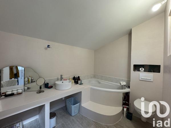 Maison 10 pièces de 268 m² à Quillan (11500)