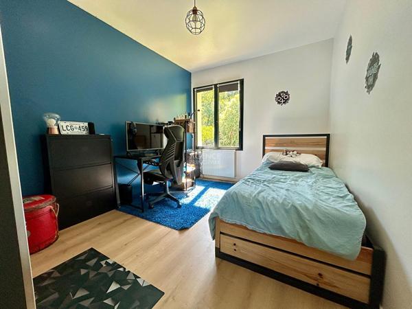 Maison Poissy 180 m2 en bordure de forêt de Saint Germain en Laye €749 000 ** - Référence 9191