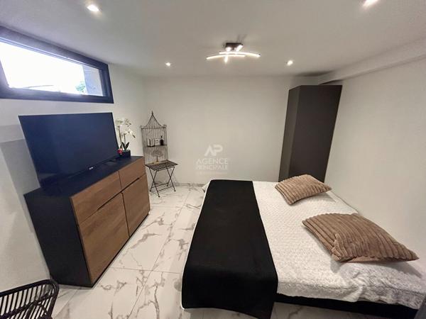 Maison Poissy 180 m2 en bordure de forêt de Saint Germain en Laye €749 000 ** - Référence 9191