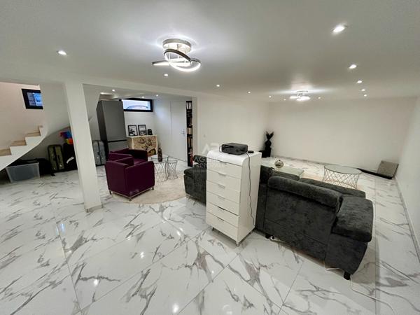 Maison Poissy 180 m2 en bordure de forêt de Saint Germain en Laye €749 000 ** - Référence 9191