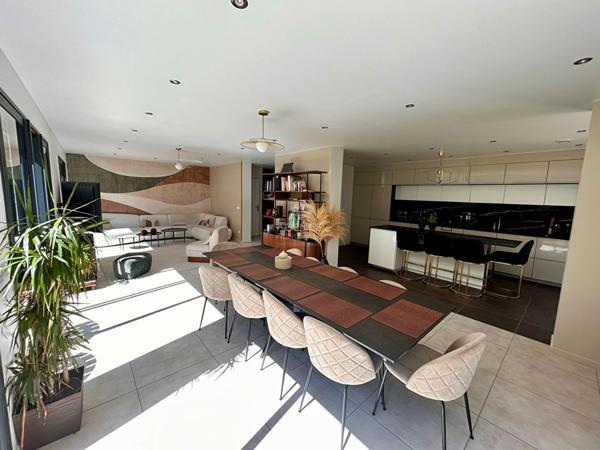 Maison Poissy 180 m2 en bordure de forêt de Saint Germain en Laye €749 000 ** - Référence 9191